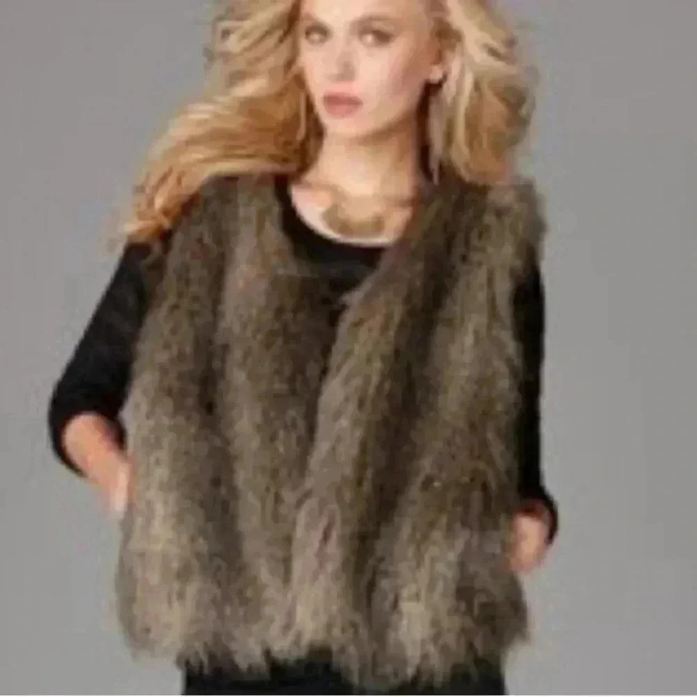 Buffalo David Bitton Brown Super Plush Faux Fur 70’s V-Neck Cropped Vest‎ Size M